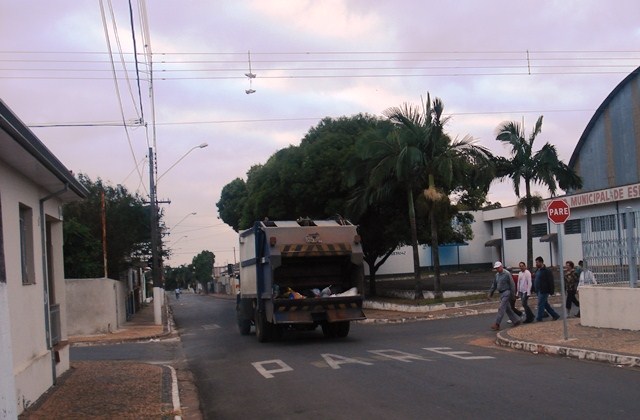 Prefeitura orienta sobre o descarte correto de resíduos 